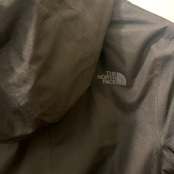 North Face Ski Jacket - Size XS
used like new - Picture 3 of 4